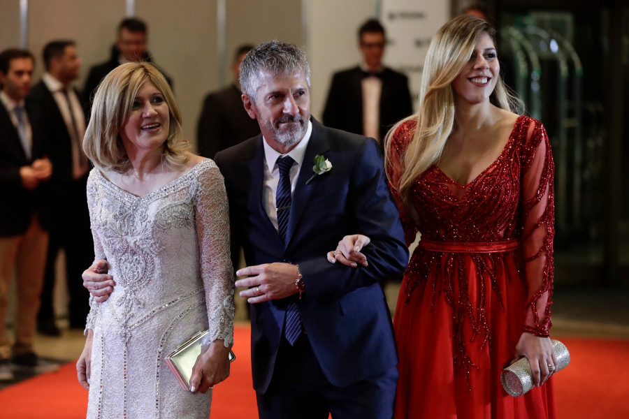 Ο Χόρχε Μέσι με τη σύζυγο και την κόρη του