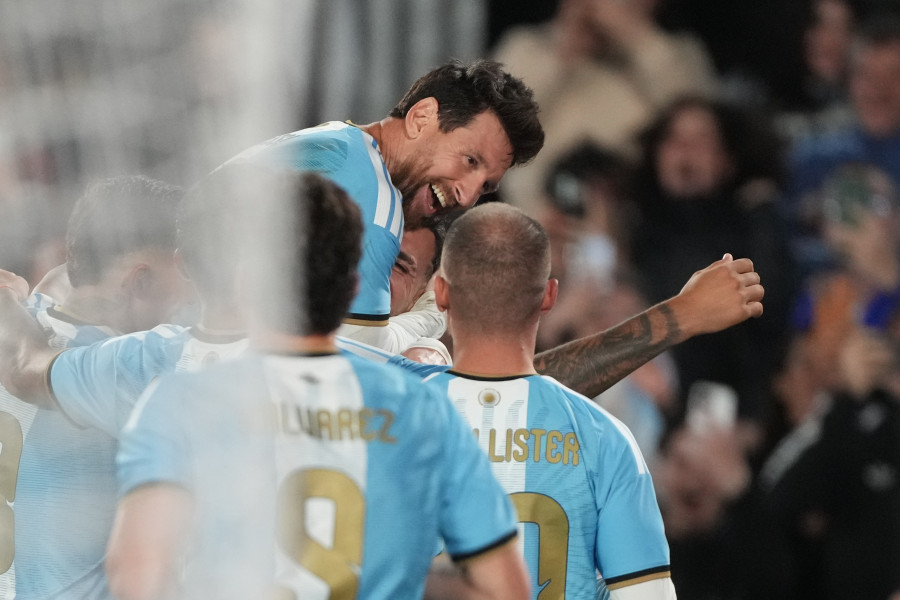 Lionel Messi,Nicolas Otamendi