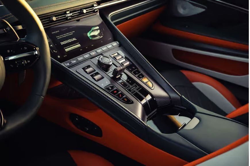 aston-martin1.jpg