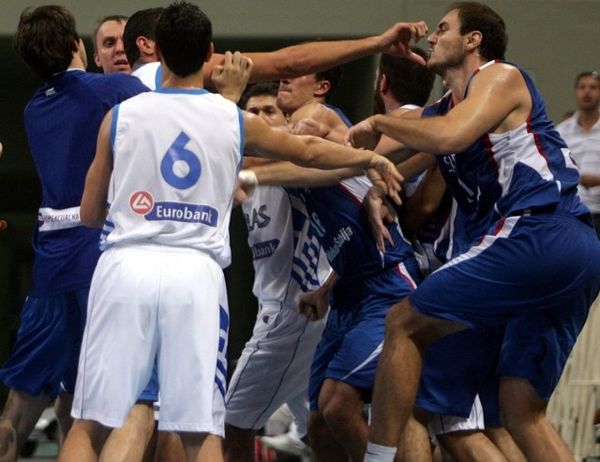 Στο σπίτι σας όλοι...Όλοι!