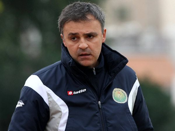 Να μπει με το δεξί