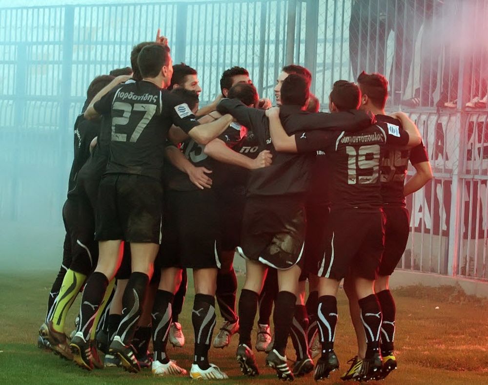 Κλείνει πορτιέρο