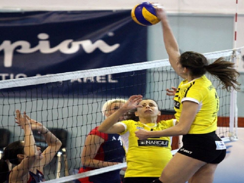 Συνεχίζει αήττητη