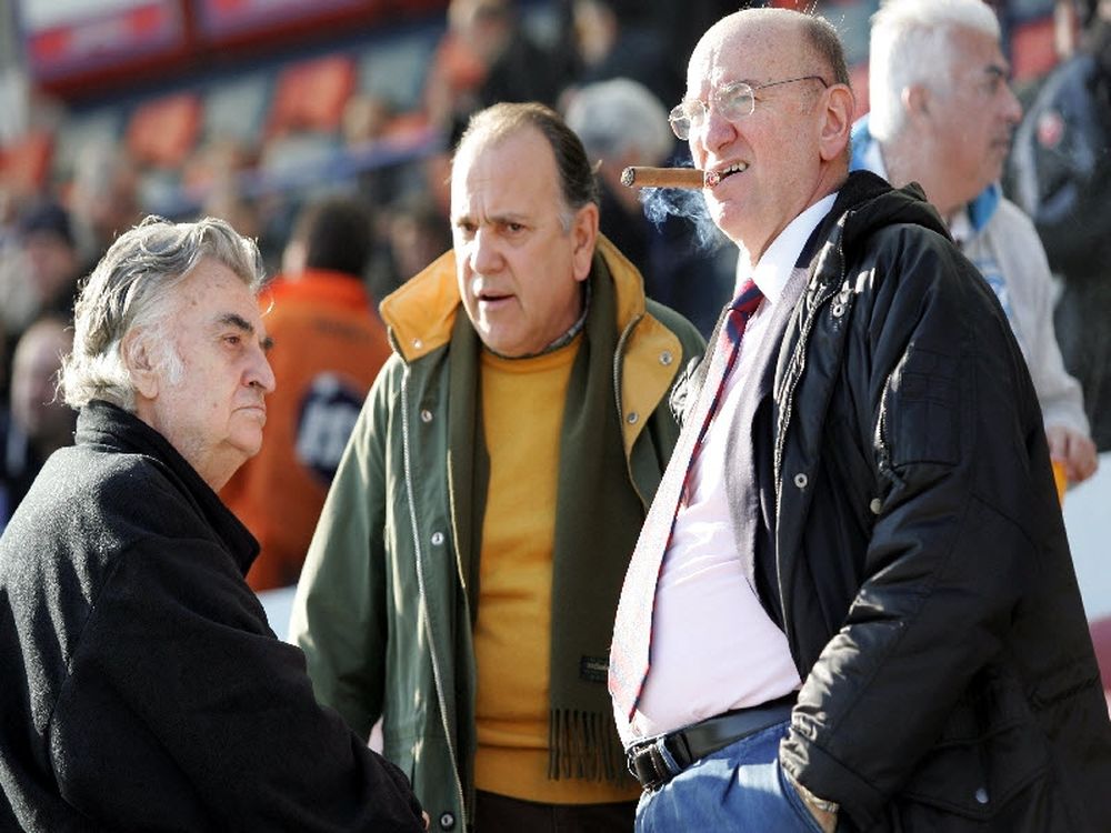 «Δεν φεύγει, αν δεν ικανοποιηθούμε»