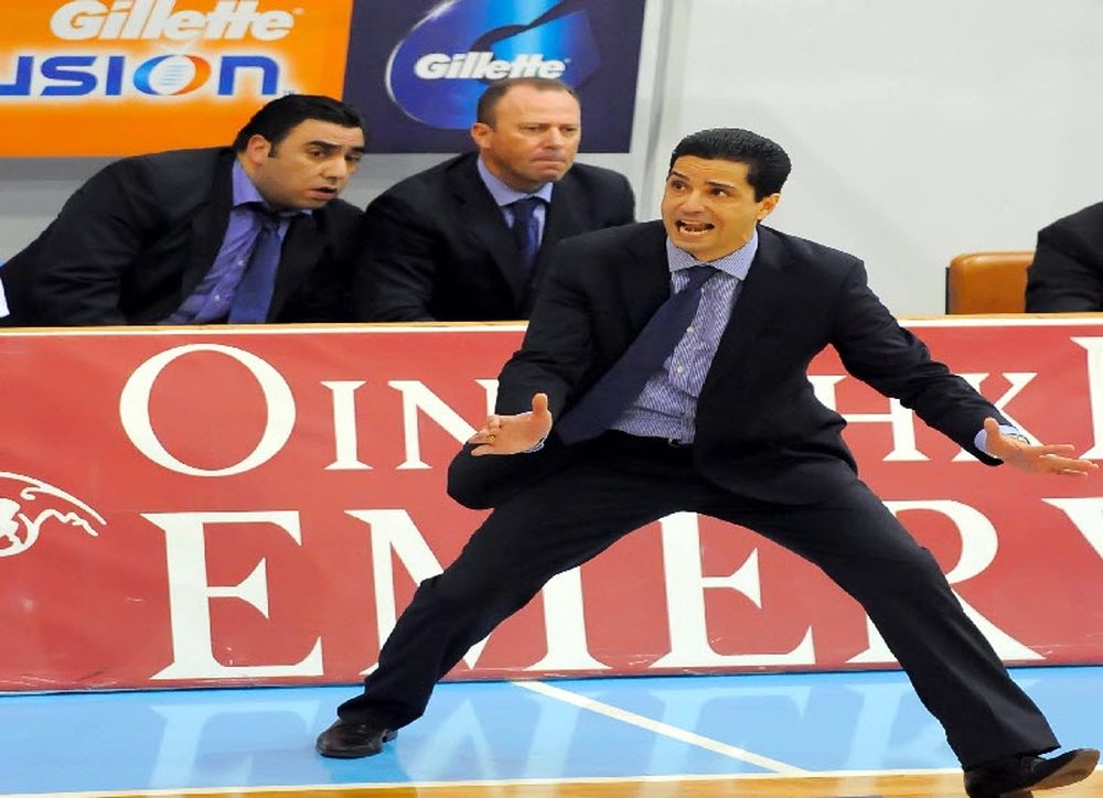 Σφαιρόπουλος: «Να εκμεταλλευτούμε την έδρα»