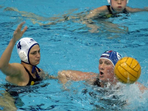 Γυναικεία σκουφάκια εν δράσει