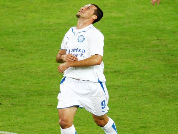 Έδωσε τα χέρια με Βέλλιο