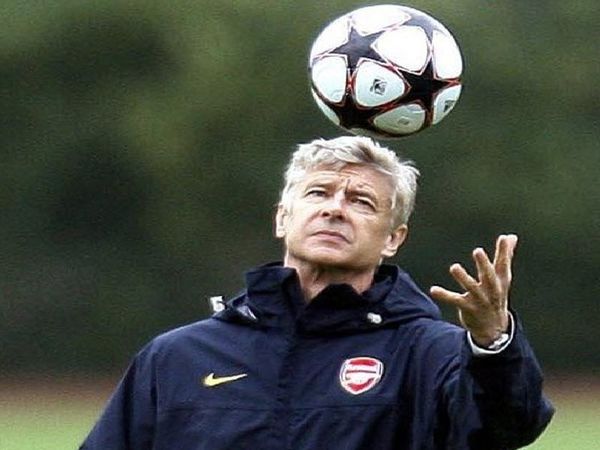 Βενγκερ: "Δε φεύγει κανείς"