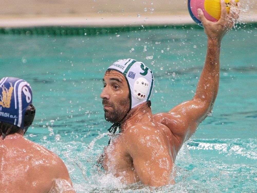 Παραμένει πρώτος ο Αφρουδάκης