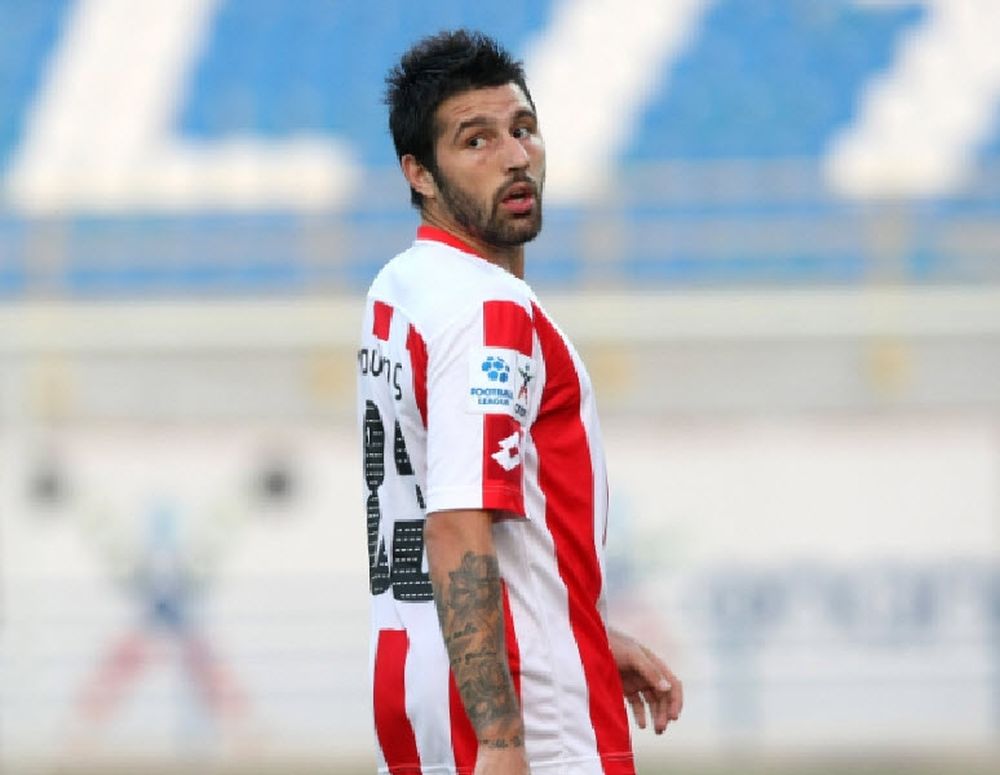 Στα «βυσσινί» ο Παυλής;