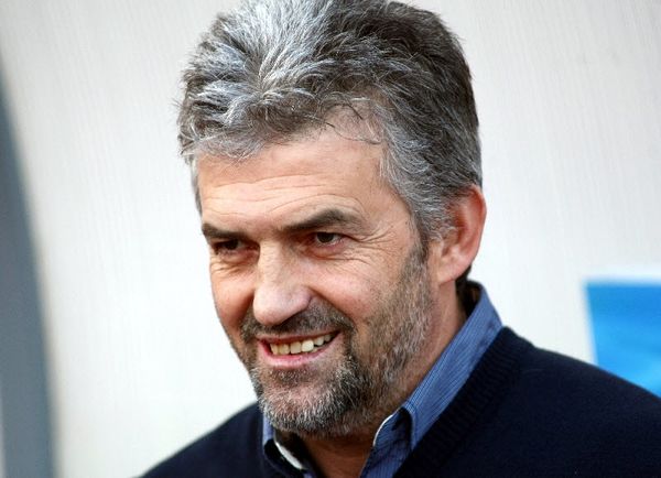 Τσιώλης: «Κρύβει παγίδες το πρωτάθλημα»