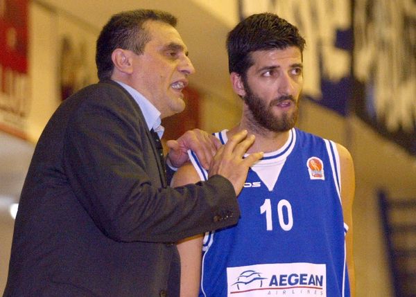 Η βεντέτα καλά κρατεί