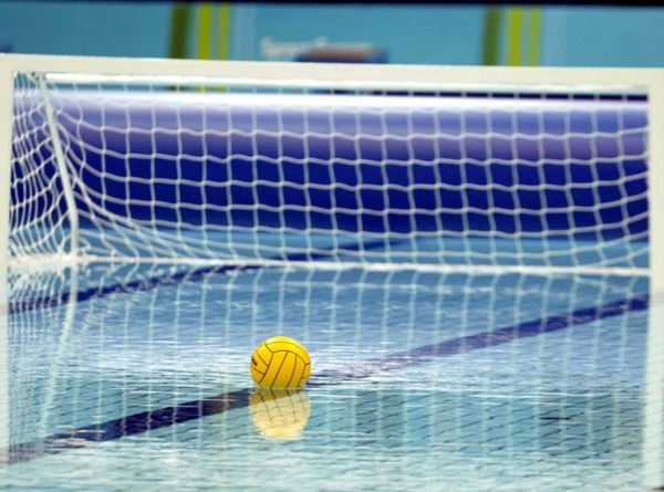 «Πρώτη μπουκιά και κόκκαλο» (video)