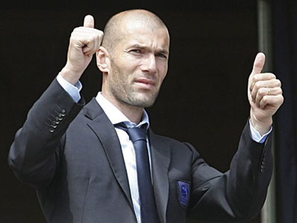 «Εταίρα» ο Ζιζού