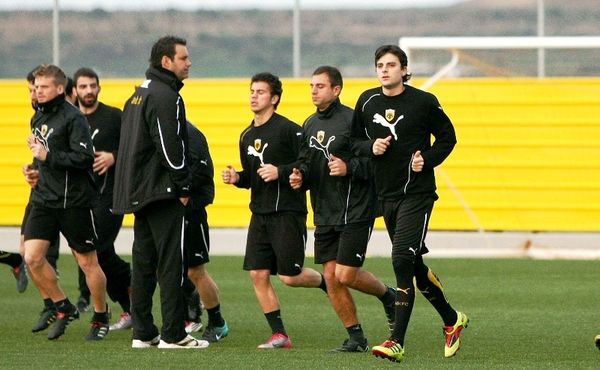 Χωρίς τέσσερις με Βόλο