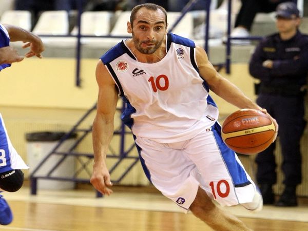 Καλαμπόκης: «Ασπίδα προστασίας ο Ικαρος»