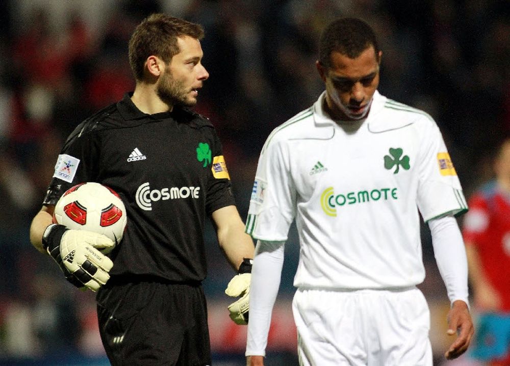 Ο Ολυμπιακός παίζει μπάλα μόνος του