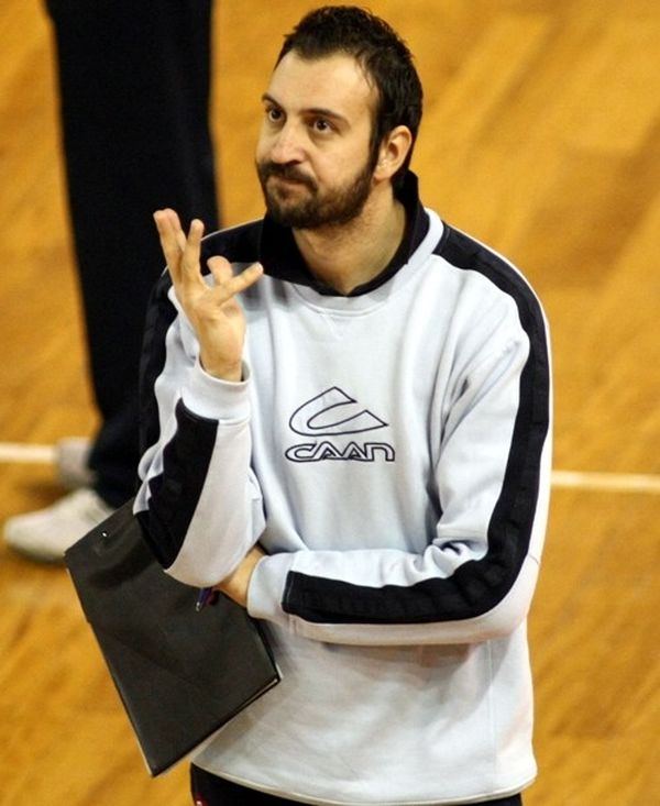 Βοηθός του Καπράρα ο Οικονόμου