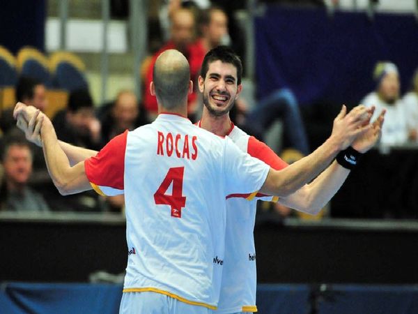 «Ταύροι» και «Κοκόρια» στην τετράδα