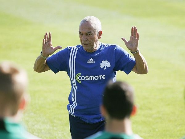 «Μην παραδώσουμε τα όπλα»