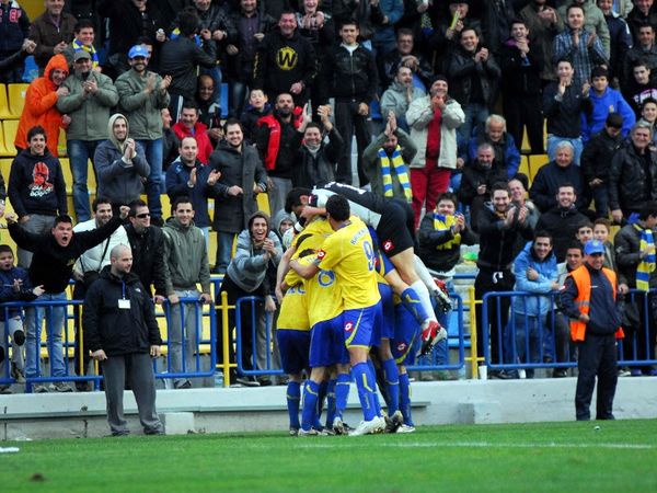 Άπαντες… παρόντες στο Αγρίνιο