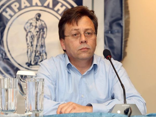 «Δεν πωλείται ο Βέλλιος. Ανανεώνει ή φεύγει».