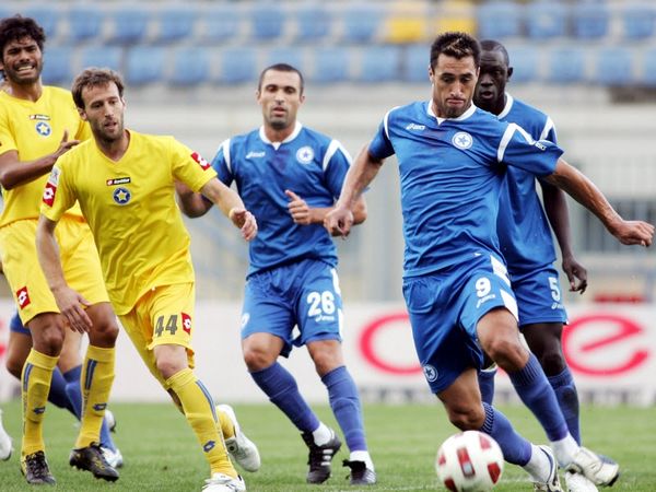 Δύο οι δρόμοι  