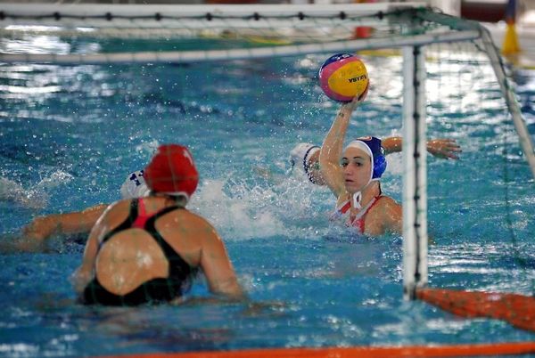 Η Μαυρέλου αρνήθηκε το... Εθνικό σκουφάκι