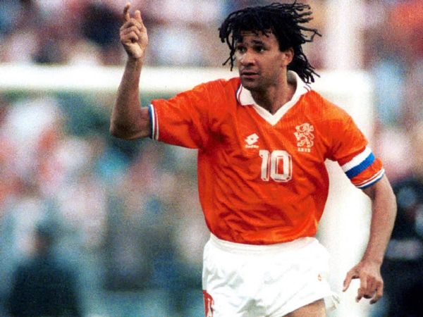 Once πόρνη πολυτελείας… always one…