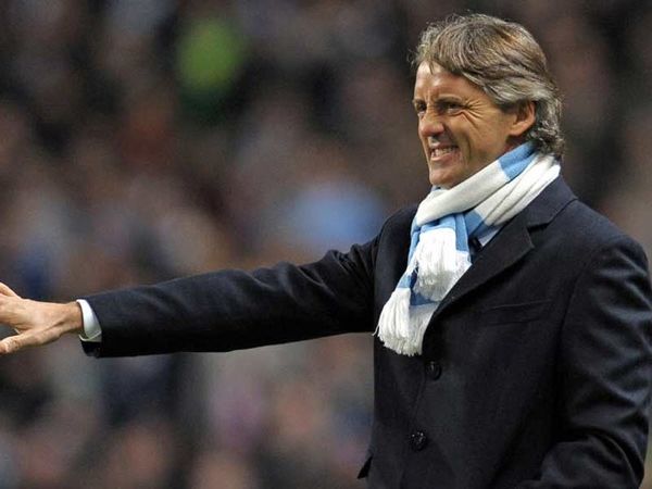 Ευχές από Μαντσίνι σε Αντεμπαγιόρ