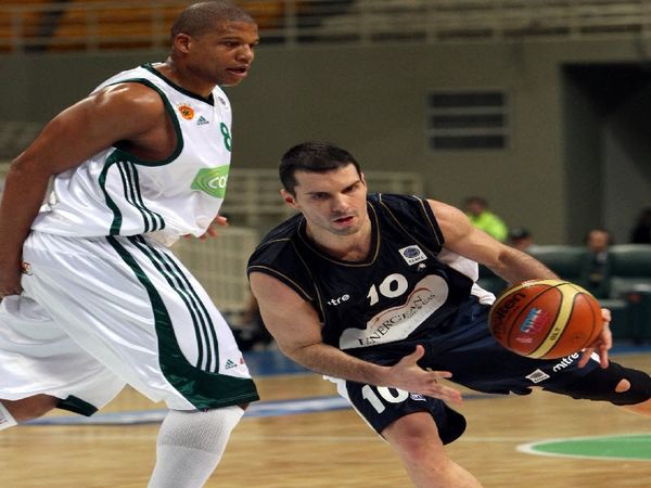 Δύσκολα με Περιστέρι ο Στεφανίδης