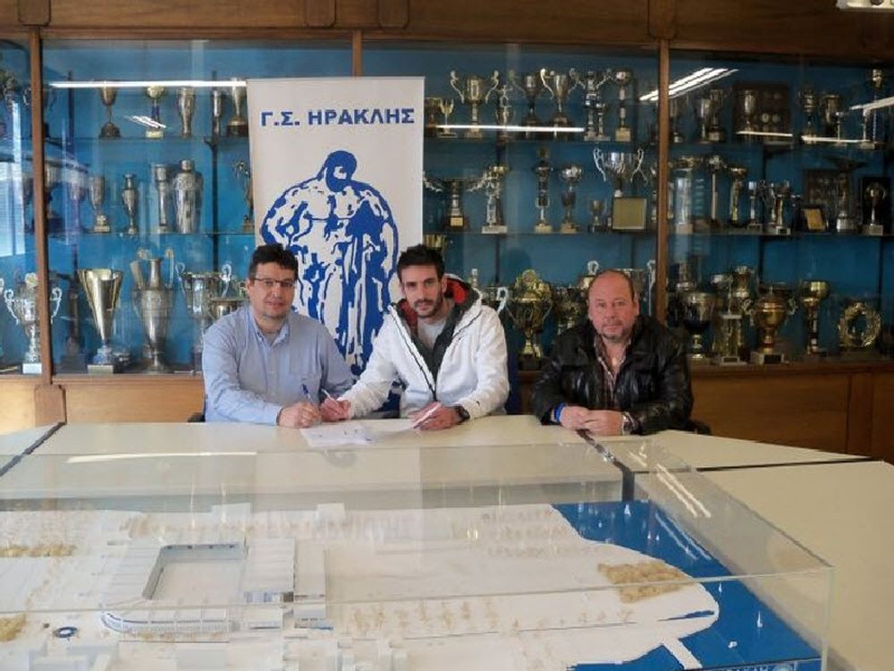«Κυανόλευκος» ο Σμαραγδής για ενάμιση χρόνο