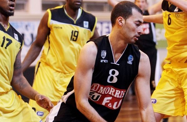 Μέσα ο Αποστολίδης