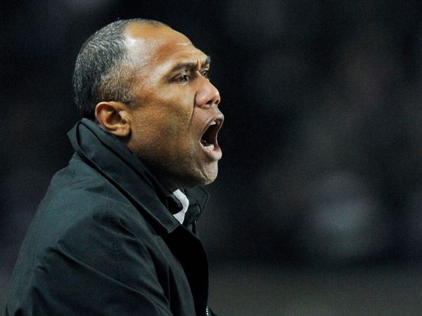 Θέλει δυο η Παρί