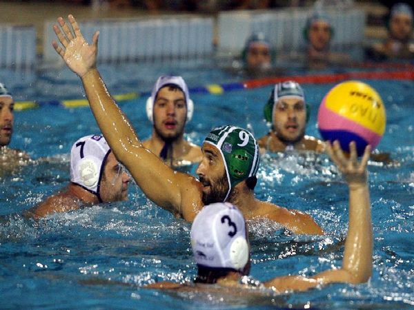 Αμετάβλητη η κορυφή