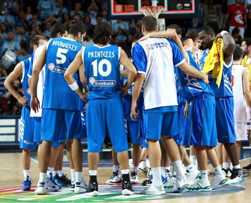 Κι άσε τους άλλους να σκοτώνονται…