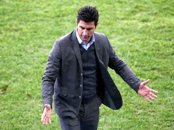 Αποχαιρετά τους παίκτες ο Ουζουνίδης