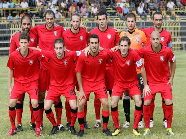 Μείωση συμβολαίων σε τρεις!