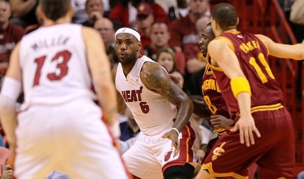 Χωρίς προβλήματα οι Χιτ