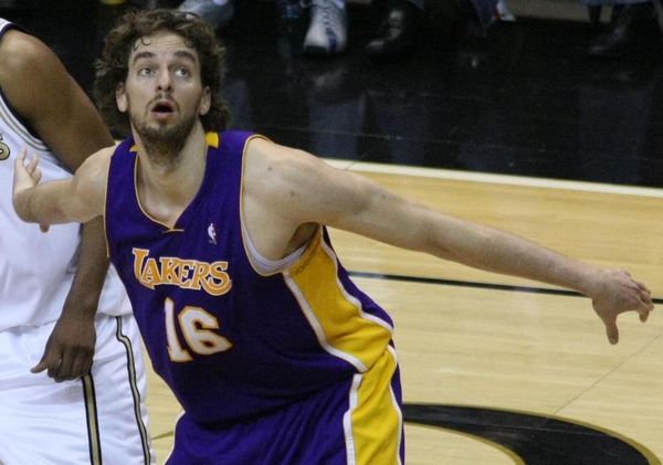 Στην παράταση οι Λέικερς