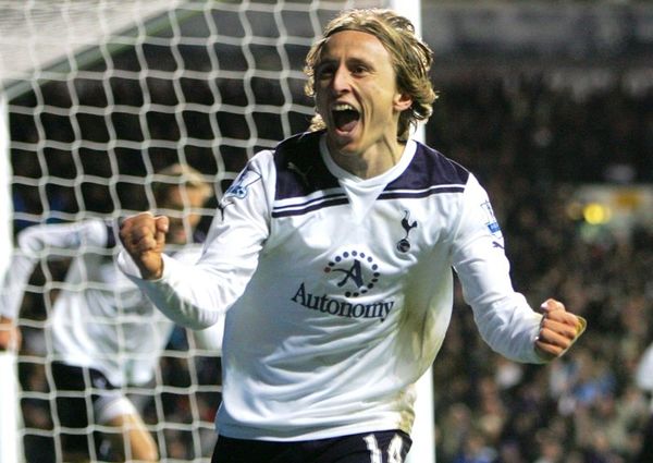 Πλήγμα με Μόντριτς 