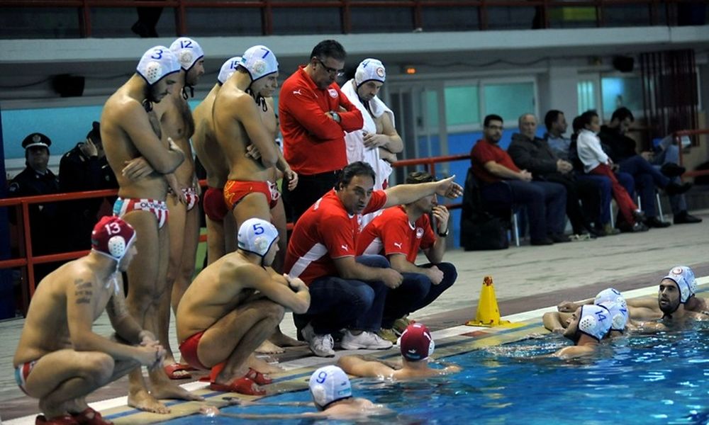 «Λυπούμαστε αλλά θα απέχουμε»