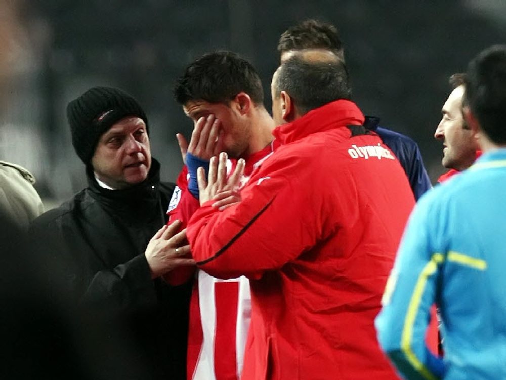 Πρόβλημα στο μάτι ο Μιραλάς