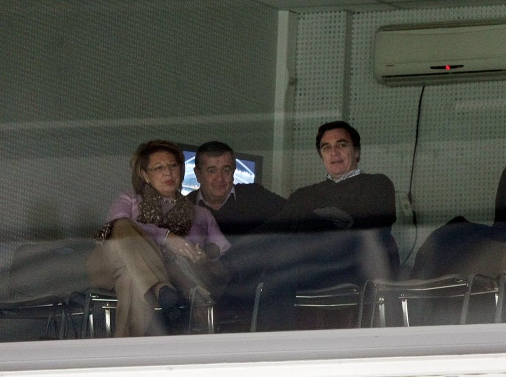 Ενταση στα επίσημα