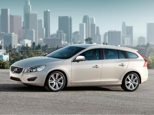 Volvo V60 Plug-in Hybrid στη Γενεύη
