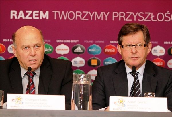 Στην UEFA για εισιτήρια