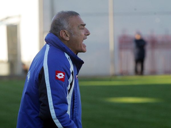 Ετοιμάζει αλλαγές ο Καρούλιας