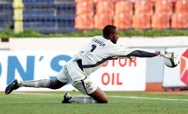 Κλήση από Καμερούν για Ιτάνζ