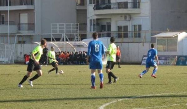 Φιλικό με Πανθρακικό