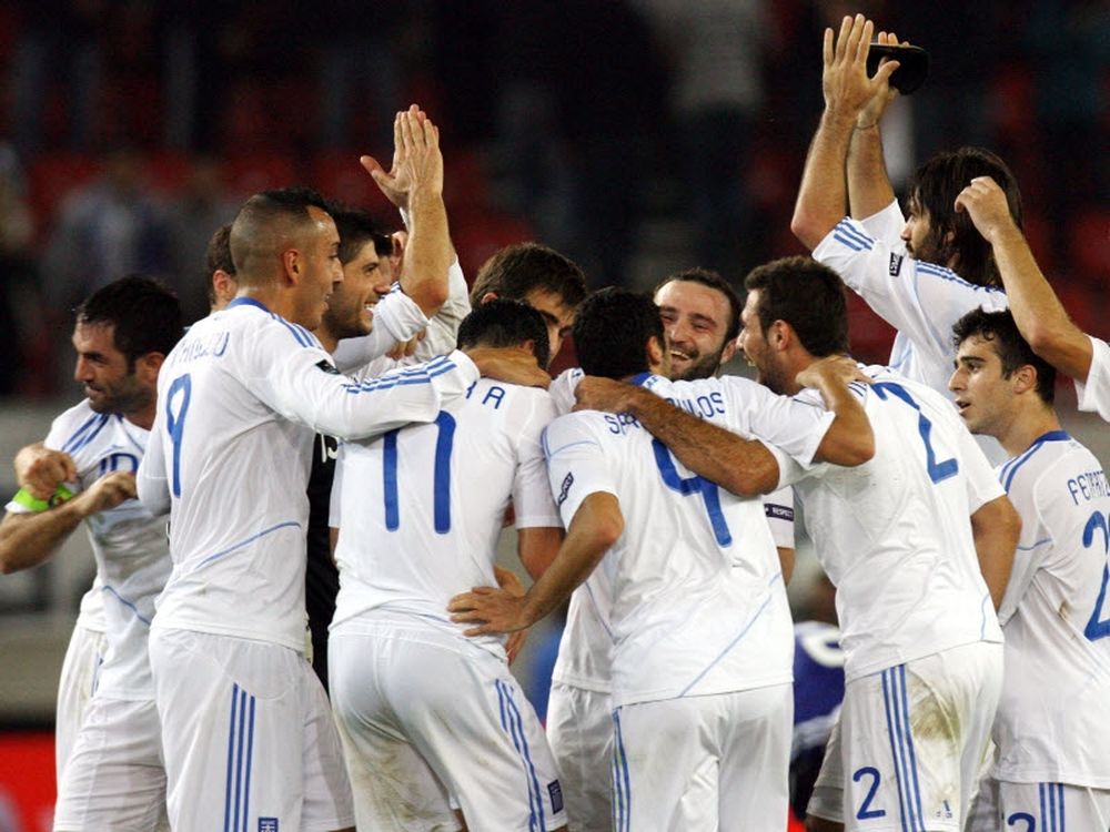 Στο πλευρό της Εθνικής